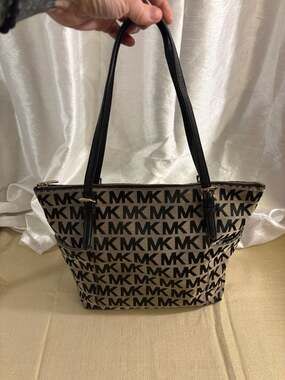 Michael Kors Jet Set Large Signature Jacquard Tote Bag